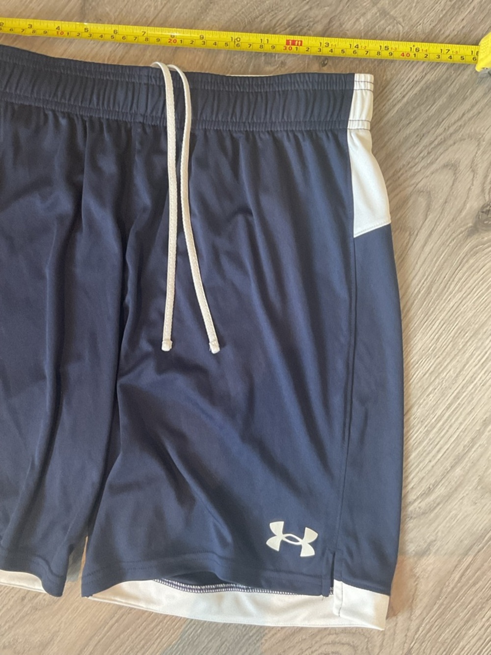 ***Under Armour** Navy and White Men's Tech Athletic Shorts with hem vent - Picture 6 of 9